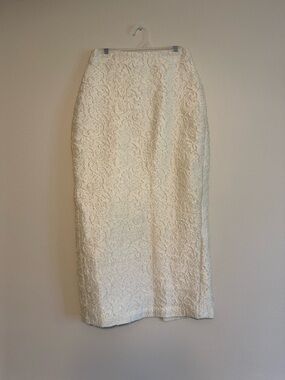 Zara Cream Lace Midi Skirt size xs